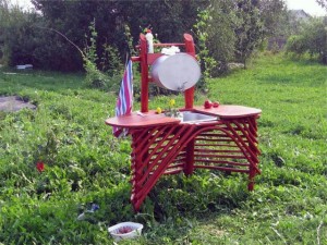 Дачный умывальник с бачком