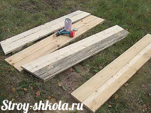 Подготовка досок для возведения опалубки