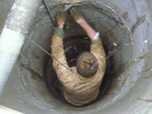 Пример ручной чистки колодца