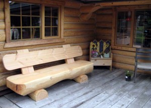 Скамейка из бревна своими руками